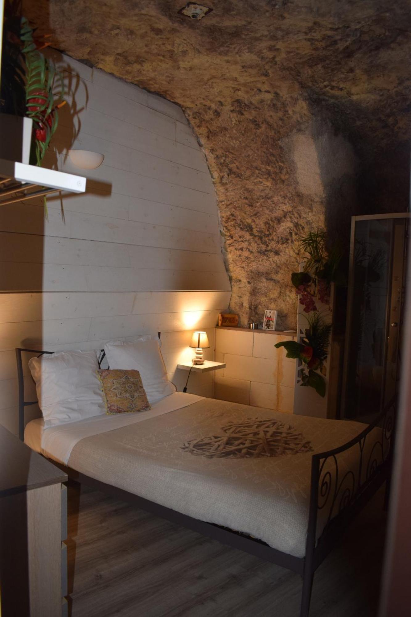 Chambres D'Hotes Troglodytes Le Clos De L'Hermitage Amboise Ruang foto